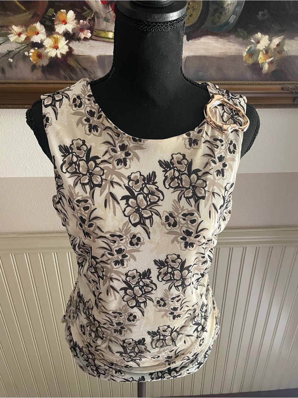 Carolyn Taylor Cream Floral Ring-Shoulder Sleeveless Camisole - Picture 7 of 12